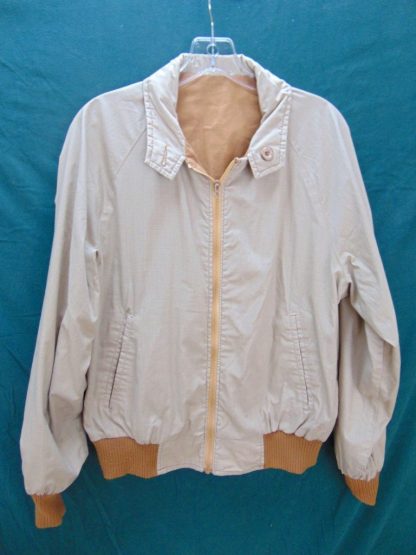 cM17	1970's	 Vintage Reversible Weather resistant light weight Collegiate vintage Jacket Chest 46 inches	$30 - Image 2