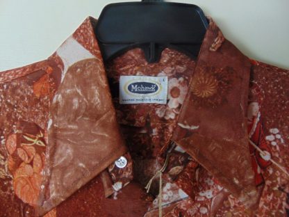 l7s51	1970's	Victorian lady in the Garden poly or nylon vintage shirt L	$40 - Image 2
