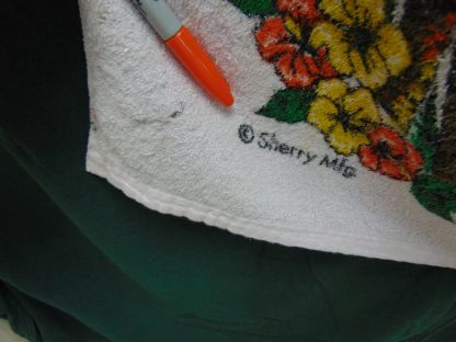 qa15 	1960-70's	 Vintage Florida Souvenir Beach Towel 	$40 - Image 2