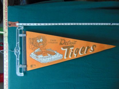 qa158	Vintage Detroit Tigers 1984 Pennant $30