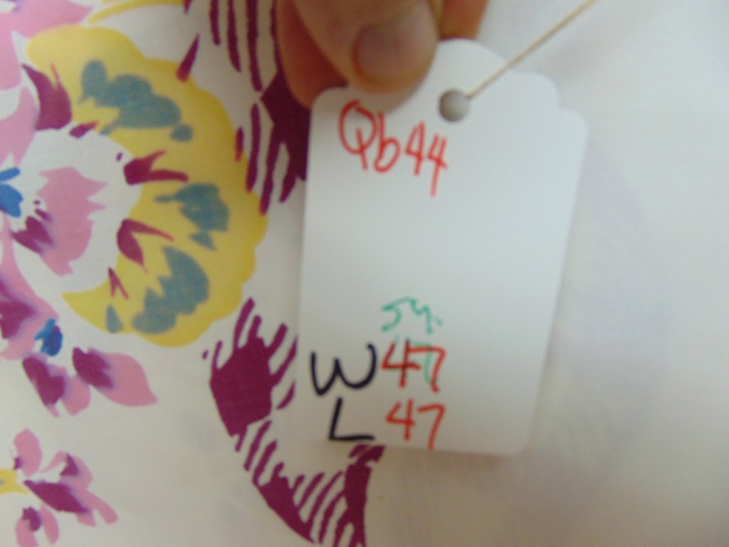 qb44 1950-60's Square Vintage Tablecloth $15 - Image 6