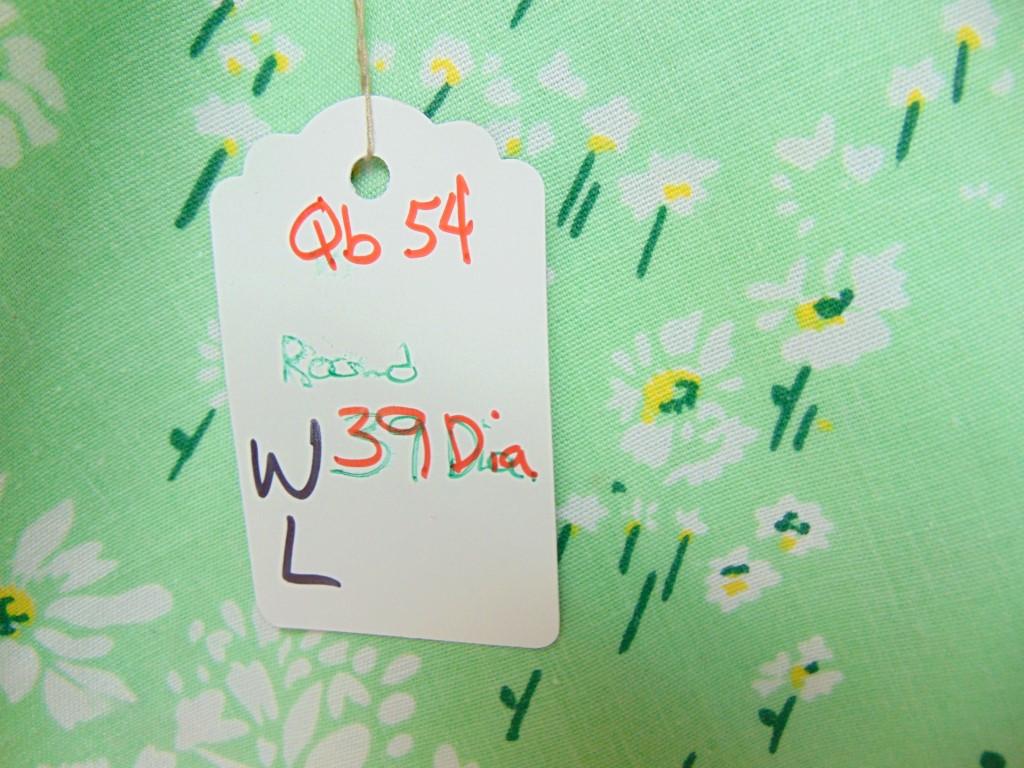 qb54 1940-60's Round Vintage Tablecloth $30 - Image 2