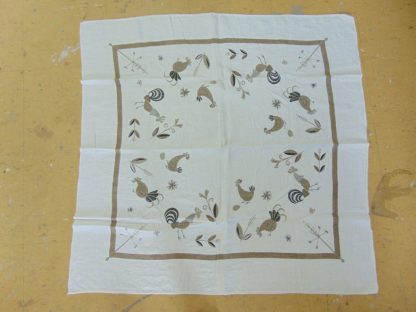qb6	1940-60's 	Square Vintage Rooster Tablecloth	$20 - Image 2