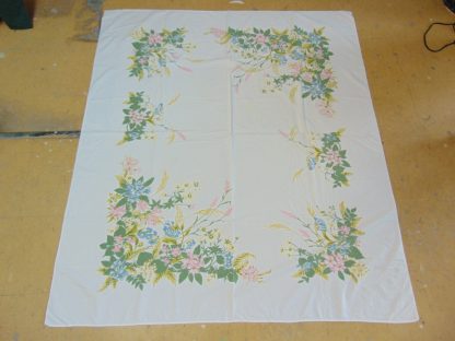 qb70	1940-60's 	Rectangle Vintage Flower Bouquet Tablecloth	$20