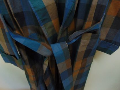 r39	1950-60's	 Vintage Cotton nice color combo  full Large/ XL Robe	$40 - Image 3