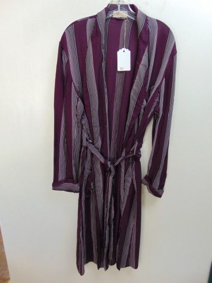 r5	1940's	Vintage Rayon  Purple full  Medium/Large Robe 	$80