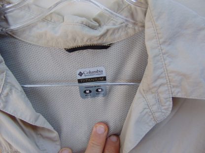 re59		Columbia brown "Titanium" Travel Shirt  100% Nylon shirt  chest 47 inches	$30 - Image 2