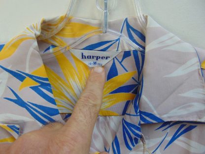 s45h27	1950's	Leaf RAYON vintage Hawaiian shirt Chest size 44 inches 	$150 - Image 2