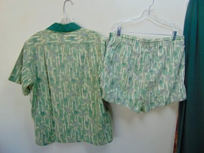 s45h3	1940-50's	 Turtles Catalina cotton vintage Hawaiian swim set Chest size 47 inches 	$300 - Image 5