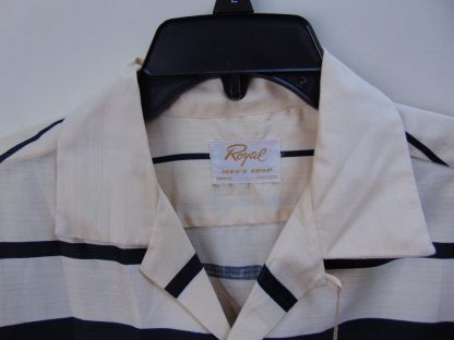 s45h55	1950's	Black/White Seal Border rayon/cotton? vintage Hawaiian shirt Chest size 42 inches 	$120 - Image 4