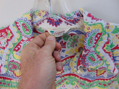 s45s13	1940-50's 	Paisley border print cotton seer sucker vintage shirt Chest size 45  inches 	$150 - Image 2