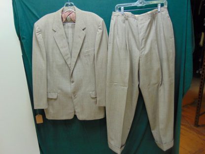 s4t17	1940's	Plaid Brown Single Breasted heavy weight Vintage suit Chest size 47 inches	$200 - Image 3
