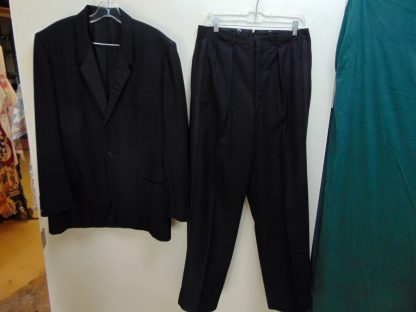 s4t6	1950's	Vintage Single Breasted Wool Gabardine Tuxedo heavy weight suit Chest size 43 inches	$200 - Image 5