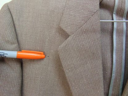 s5t16	1950's	Vintage Unusual Brown w/white flecks Single Breasted medium/heavy weight suit Chest size 44 inches	$80 - Image 2