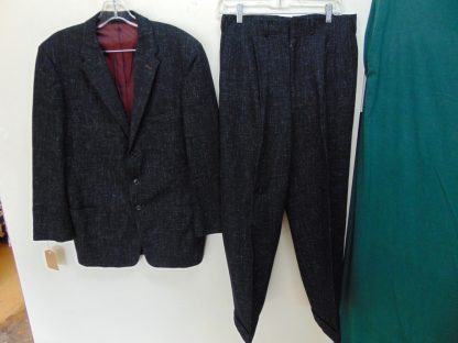 s5t17	1950's	Black Wool w/ white flecks high rock n roll fashion Single Breasted medium weight Vintage suit Chest size 44 inches	$300 - Image 3