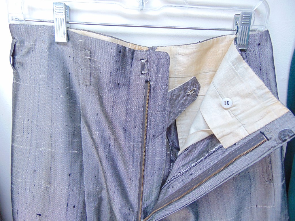 s5t20 1950's Silver Sharkskin with black atomic Single Breasted light weight Vintage suit Chest size 44 inches $400 - Image 4