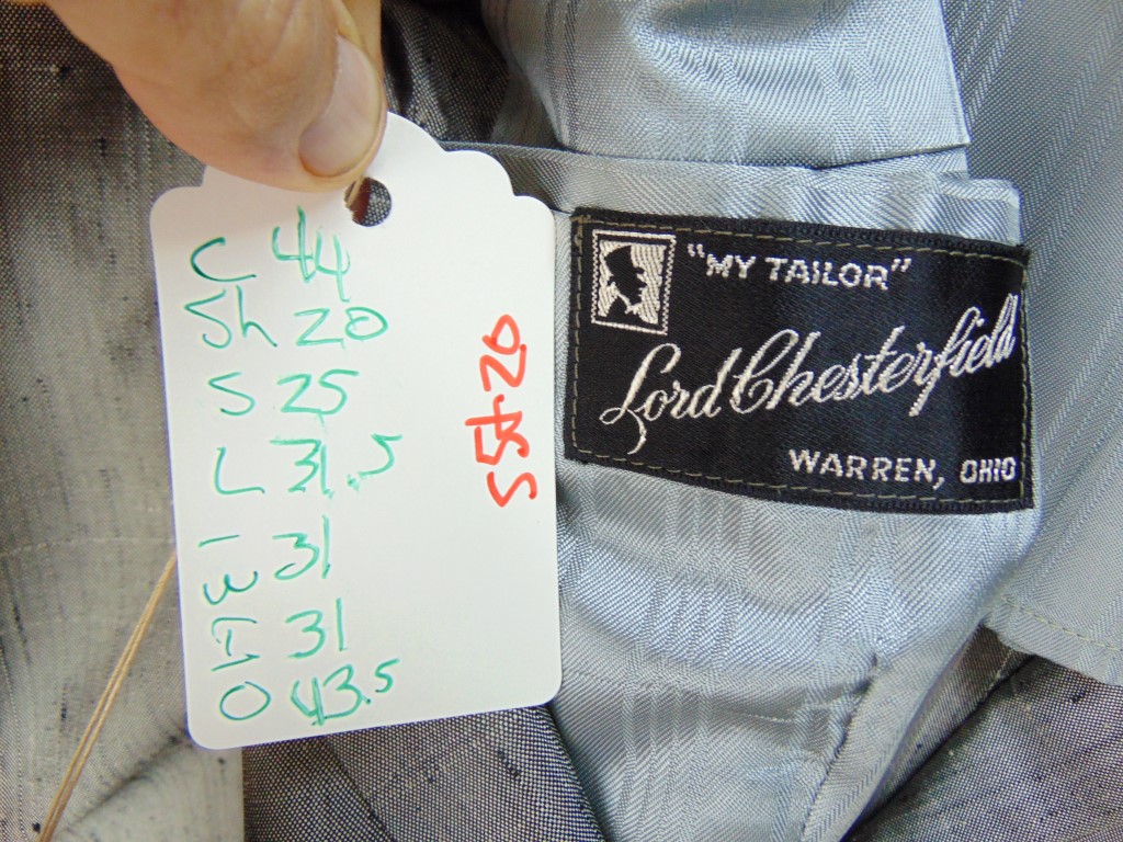 s5t20 1950's Silver Sharkskin with black atomic Single Breasted light weight Vintage suit Chest size 44 inches $400 - Image 3