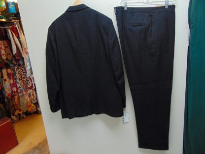 s5t32	1950's	Black on black wool Single Breasted medium weight Vintage suit Chest size 45 inches	$120 - Image 2