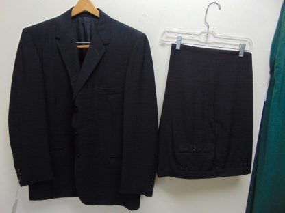 s5t35	1950's	Brown w/black Single Breasted light weight Vintage suit Chest size 47 inches	$150