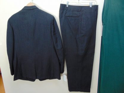 s5t49	1950's	Vintage Black Single Breasted medium/heavy weight suit Chest size 45 inches	$150 - Image 5