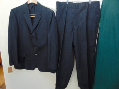 s5t49	1950's	Vintage Black Single Breasted medium/heavy weight suit Chest size 45 inches	$150 - Image 2