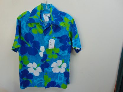 s67h170	1960-70's	Floral cotton barkcloth vintage Hawaiian shirt Chest size 41 inches 	$40