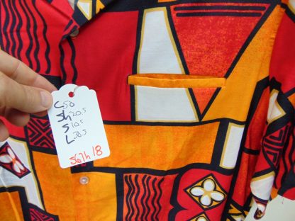 s67h18	1960's	Tapa Print cotton vintage Hawaiian shirt Chest size 50 inches 	$30 - Image 4