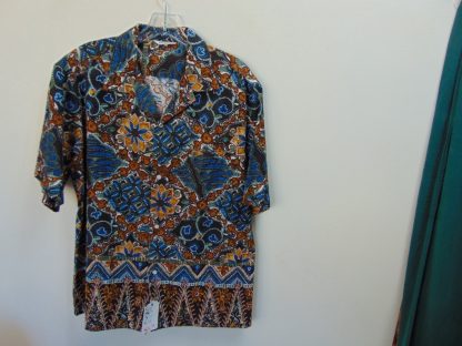 s67h19	1960's	Tapa Border cotton vintage Hawaiian shirt Chest size 48 inches 	$20