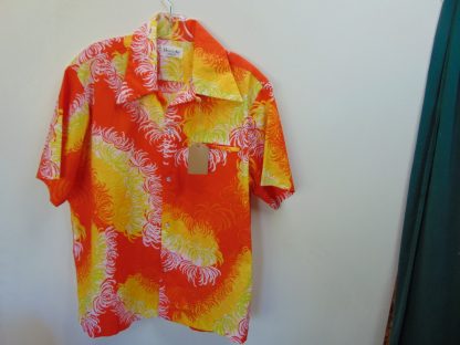 s67h20	1960's	Protea flower blooming crepe polyester  vintage Hawaiian shirt Chest size 52 inches 	$20