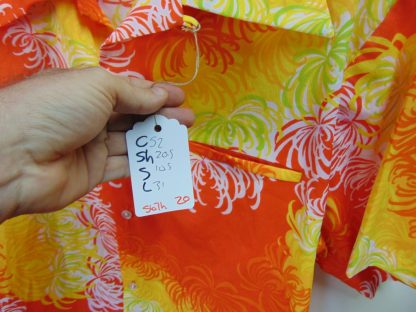 s67h20	1960's	Protea flower blooming crepe polyester  vintage Hawaiian shirt Chest size 52 inches 	$20 - Image 4