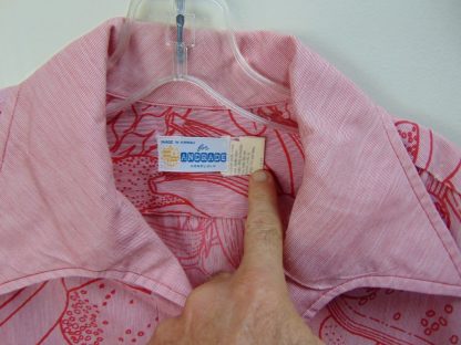 s67h52	1970's	Breadfruit Half button cotton vintage Hawaiian shirt Chest size 50 inches 	$40 - Image 2