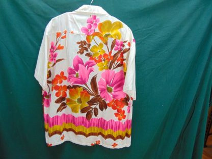 s67h55	1960's	Border Floral cotton vintage Hawaiian shirt Chest size 48 inches 	$50 - Image 3