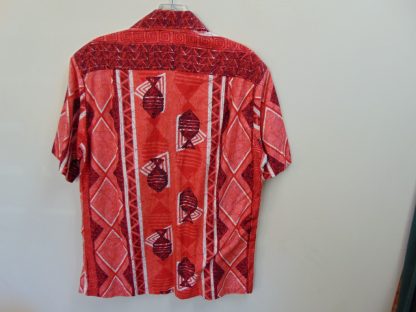 s67h92	1960's	Red Fish Tapa Border cotton vintage Hawaiian shirt Chest size 42 inches 	$30 - Image 3