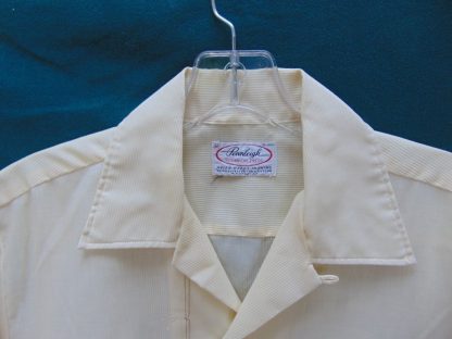 s6s113	1960's	Vintage White 2 pocket perma press Chest size 44  inches vintage shirt	$30 - Image 2