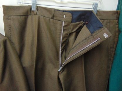 s6t46	1960-70's	 Vintage Brown SHARKSKIN Single Breasted medium weight suit Chest size 48 inches	$140 - Image 4