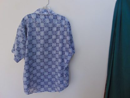 s7s15	1970's	Funky print crepe polyester Chest size 52  inches vintage shirt	$40 - Image 3
