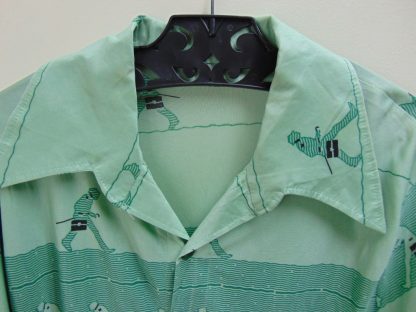 s7s25	1970's	Artzy business men polyester Chest size 44  inches vintage shirt	$50 - Image 2