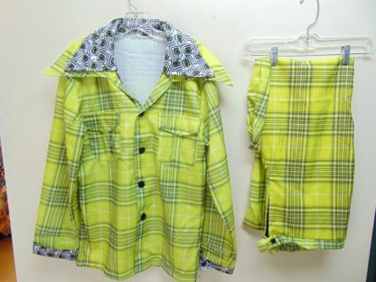 s7t20	1970's	Green Polyester Ultimate Costume LEISURE light weight Vintage suit Chest size 45 inches	$60