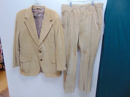 s7t5	1970's	Vintage Wide Corduroy Single Breasted medium weight suit Chest size 44 inches	$80 - Image 4