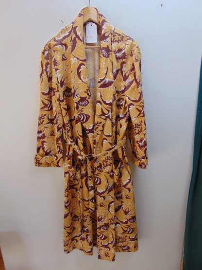 r55	1950's	Sharkskin Rayon Print Vintage  Robe			$500