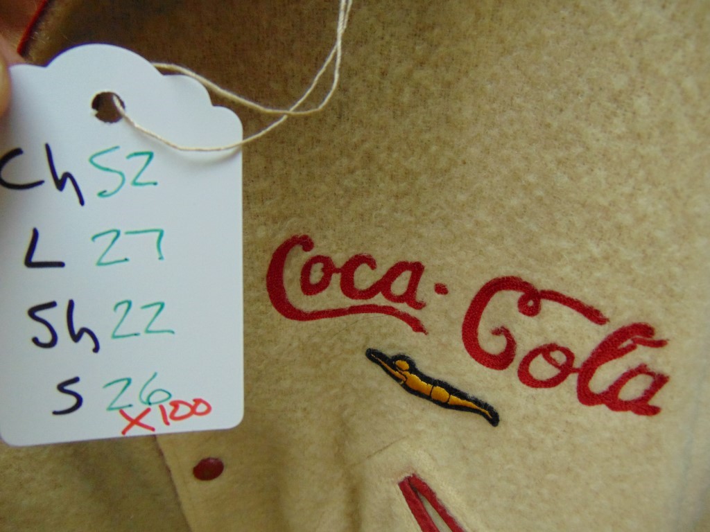 x100 1940-50's Vintage White Wool Coca Cola and Red Satin Reversible Jacket $90 - Image 7