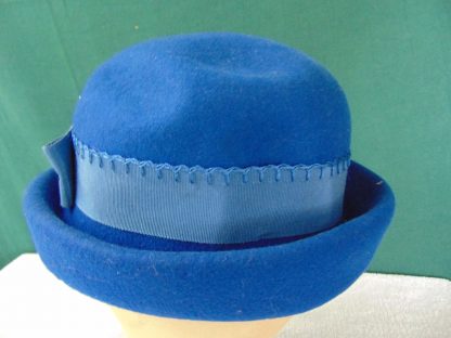 wh21	 Vintage Womans Hat  size (est.6 5/8) front to back  7 1/2in. side to side  6 1/4in. Brim  in. Crown 4in.	$15 - Image 2