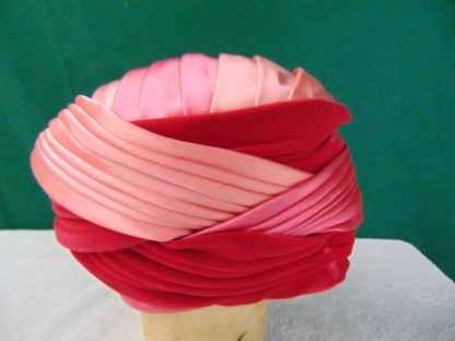 wh23	 Vintage Womans Hat  size (est.7 1/8) front to back  7 1/4in. side to side  7in. Brim  in. Crown 6in.	$20 - Image 4