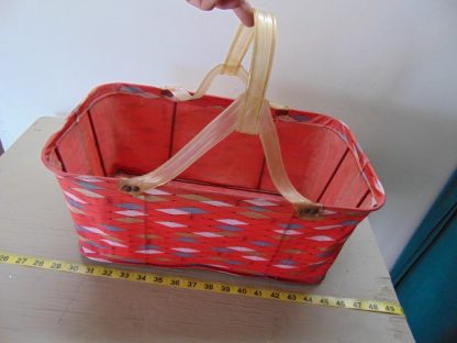 k218		Vintage Atomic looking Shopping Basket	$30