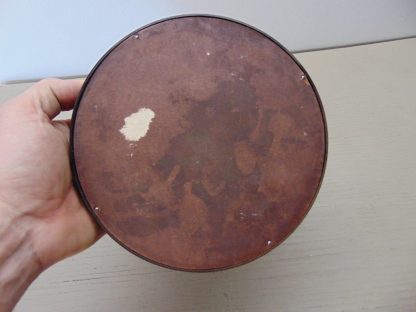 k43	 Vintage  Bakelite Ashtray with Dog Irish Setter motif	$50 - Image 4