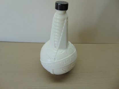 k46		Vintage Cider Vinegar Bottle Milk Glass "1939 Worlds Fair" with Cap	$20