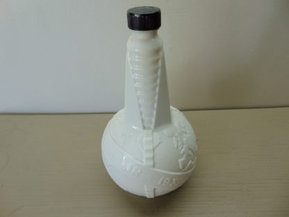 k46		Vintage Cider Vinegar Bottle Milk Glass "1939 Worlds Fair" with Cap	$20 - Image 5