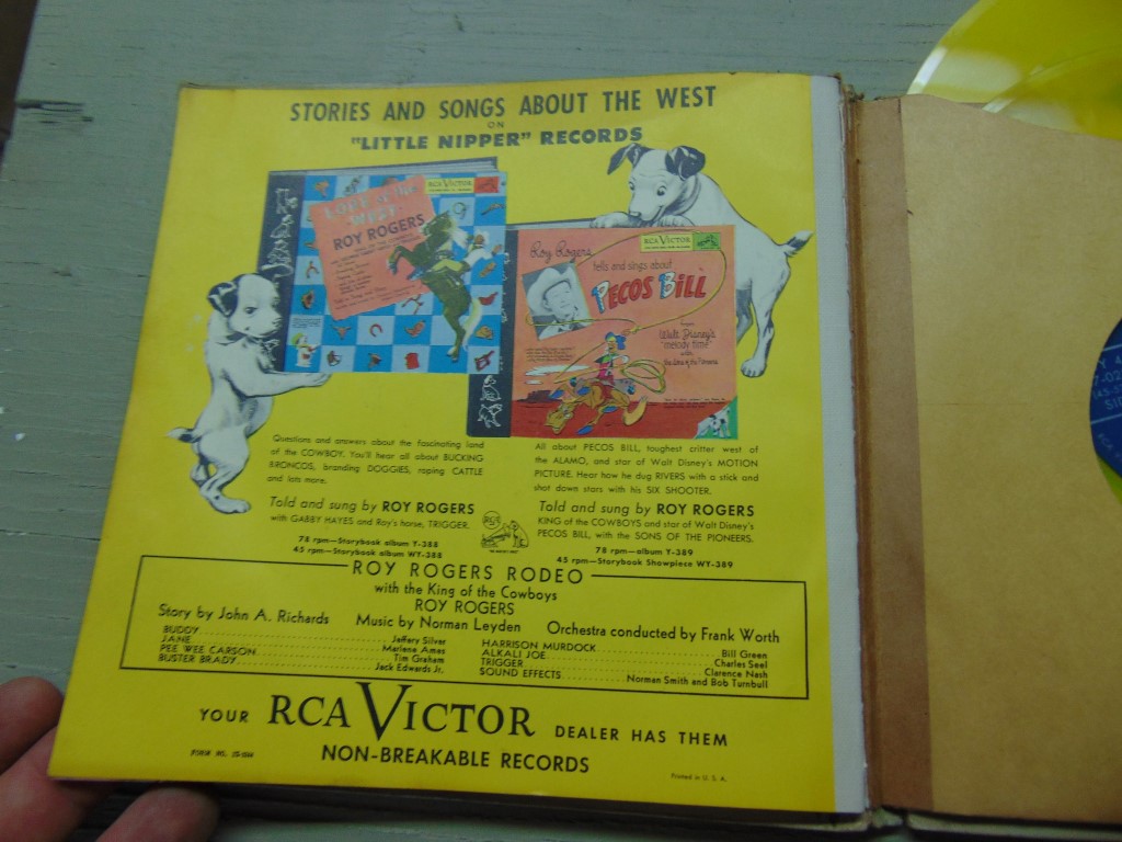 pa150 Vintage RCA Roy Rogers Rodeo book with 2 yellow 45s 1950 $20 - Image 4
