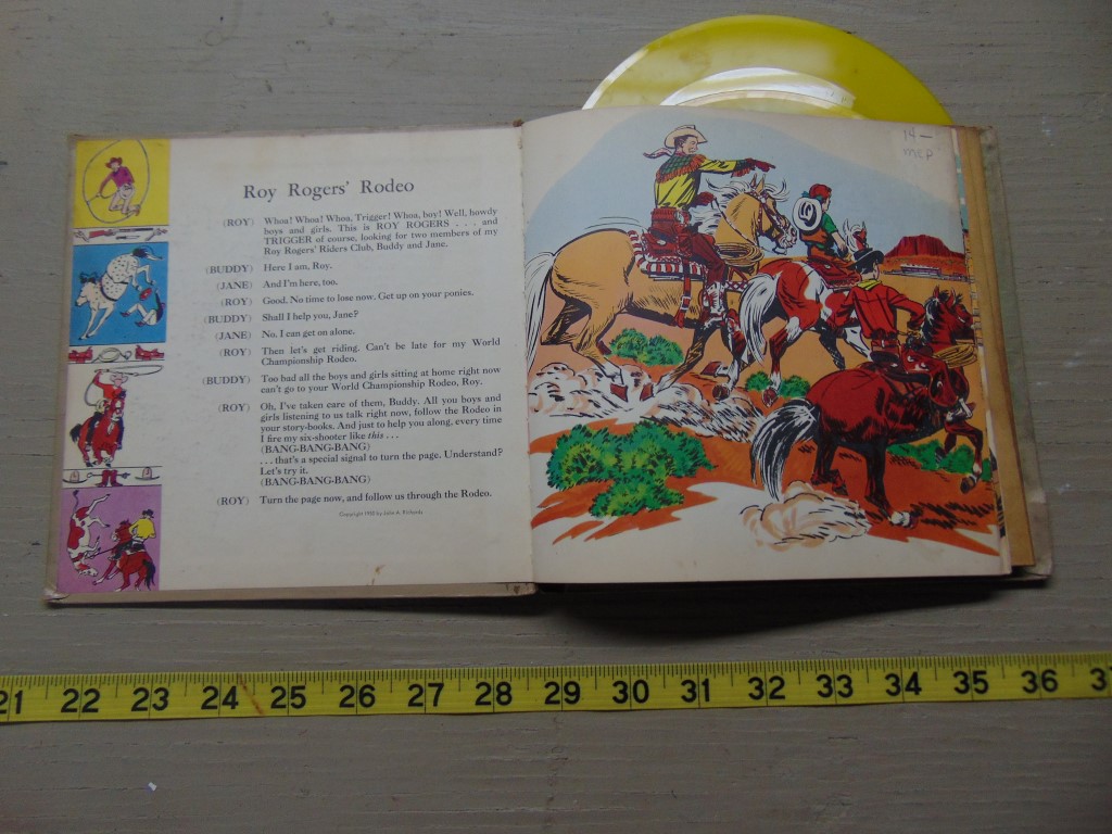 pa150 Vintage RCA Roy Rogers Rodeo book with 2 yellow 45s 1950 $20 - Image 3