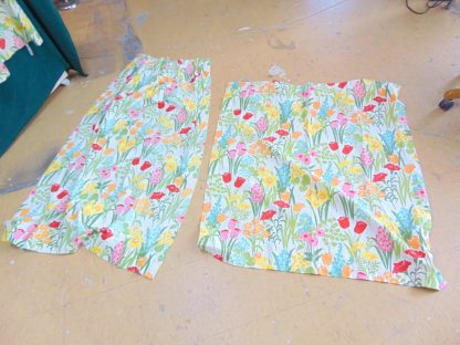 qc60	  1970's	Vintage 2 PIECES Floral cotton curtains	$30 - Image 2